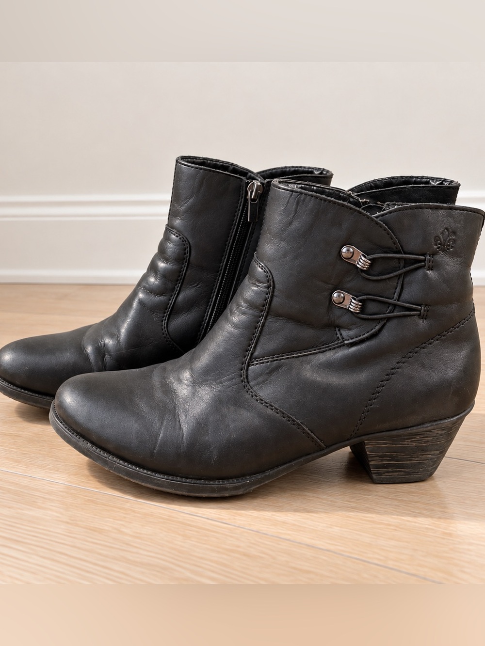 Rieker Black Leather Ankle Boots Size 38 Western Boho Fall